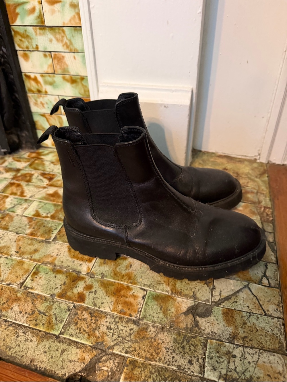 Vagabond Black Leather Chelsea Ankle Boots